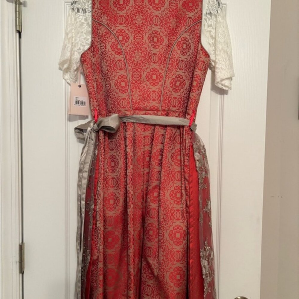 Red Bergfeuer Stockerpoint Dirndl - Picture 4 of 13